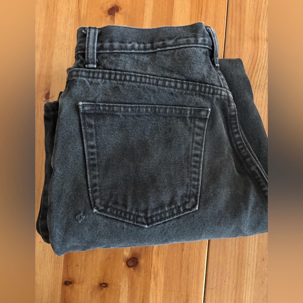 GAP Women's Black Tapered Ankle Jeans - Picture 3 of 3